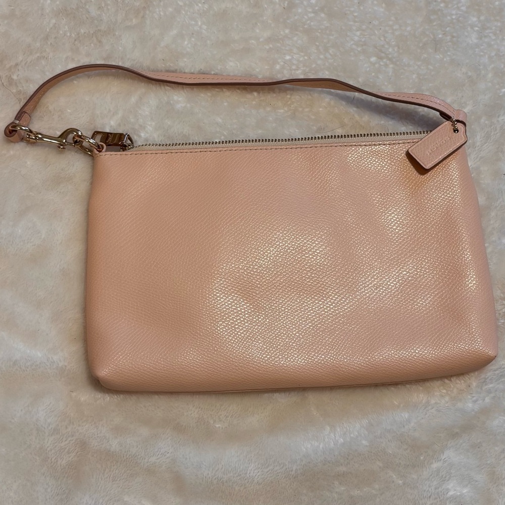 Coach Peach Leather wristlet - Picture 3 of 8